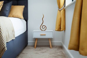 1 chambre, fer et planche à repasser, lit parapluie, Wi-Fi