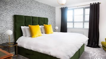 Tabla de planchar con plancha, cuna de viaje y wifi