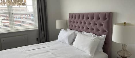 1 bedroom, desk, iron/ironing board, WiFi