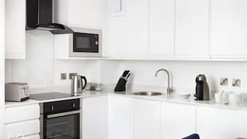 Refrigerador, microondas, horno y lavavajillas