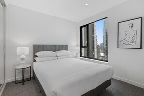 Apartment | 2 bedrooms, iron/ironing board, bed sheets - Sophisticated 2-bed With Bay Views & Amenities (Melbourne)