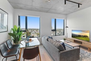 Apartment | Living area - Sophisticated 2-bed With Bay Views & Amenities (Melbourne)