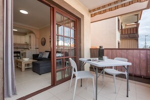 Outdoor dining - Vacation Home 'Casa Marley – Balcòn Del Mar' with Shared Pool, Balcony and Wi-Fi (costa del Silencio)