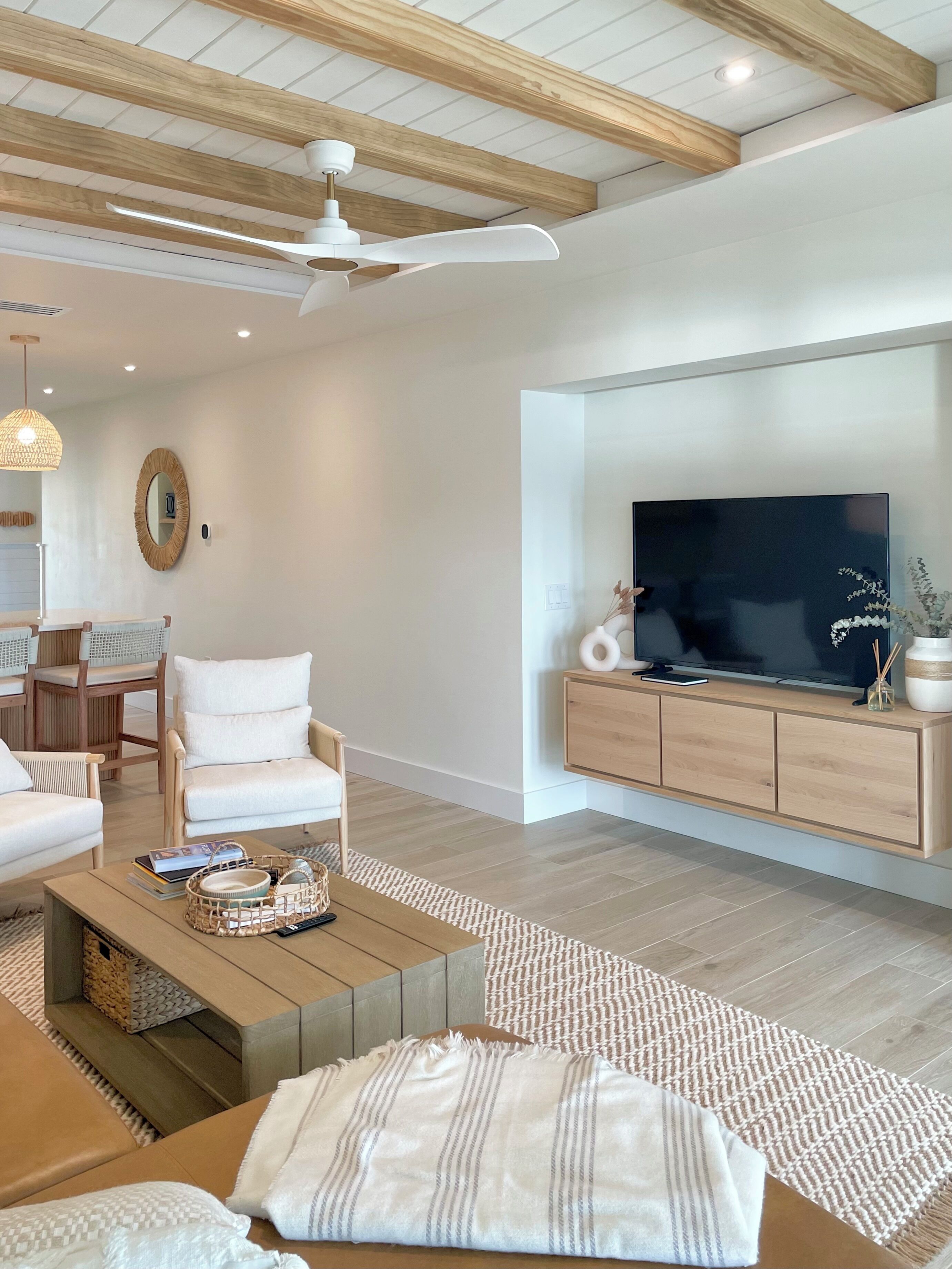 Stylish Waterfront Villa In The Heart Of Holmes Beach On Anna Maria Island. - Holmes Beach, FL