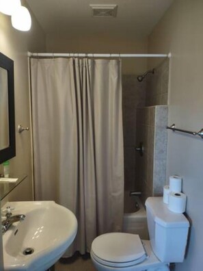 Double Room | Bathroom