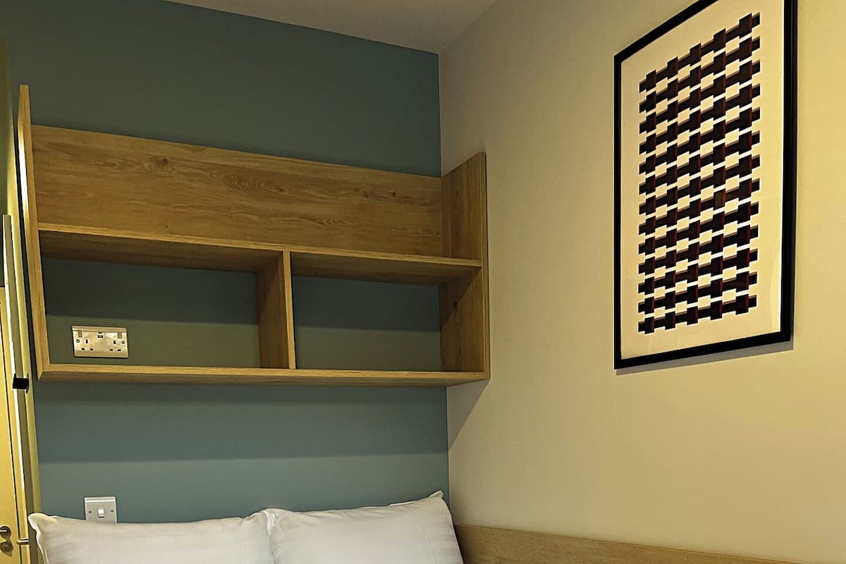 Bàn, khu vực làm việc phù hợp cho laptop