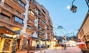 Exterior - Low-cost Studio Cabin for 4 People, Resort Center (Les Belleville)