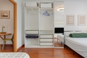 مكواة/لوح كي وواي فاي وملاءات أسرّة