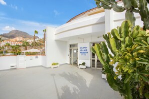 Exterior - Vacation Studio 'Costa Adeje Terrace with Ocean View' with Sea View, Shared Pool and Wi-Fi (Costa Adeje)