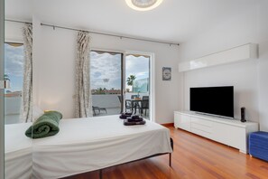 مكواة/لوح كي وواي فاي وملاءات أسرّة