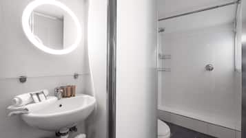Apartment | Bathroom | Hair dryer, towels, soap, shampoo
