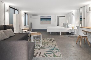 Apartment | 1 bedroom, laptop workspace, bed sheets