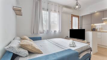 1 bedroom, iron/ironing board, WiFi, bed sheets