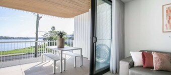 เบย์ฟรอนต์ ฮอลิเดย์ รีทรีต พร้อมที่จอดรถ