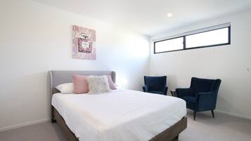 Căn hộ | 3 phòng ngủ, bộ trải giường