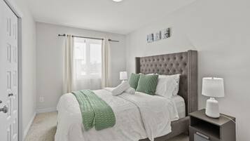 4 Schlafzimmer, BĂŒgeleisen/BĂŒgelbrett, WLAN, BettwĂ€sche