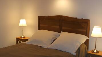 Fer et planche Ă  repasser, Wi-Fi, draps fournis