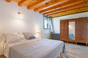 2 bedrooms, iron/ironing board, WiFi, bed sheets - Garaouet Holiday Home with Mountain View, Garden, and Parking (Bagert)