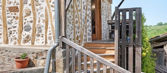Garaouet Holiday Home with Mountain View, Garden, and Parking