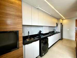 Mikroaaltouuni, liesi