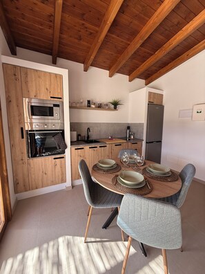 Fridge, microwave, oven, stovetop - Relax Fuerteventura (CN)