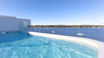 Apartment | Pool | Outdoor pool