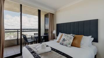 Apartment | 2 bedrooms, iron/ironing board, bed sheets