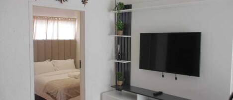 1 chambre, fer et planche à repasser, Wi-Fi, draps fournis