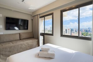 Iron/ironing board, internet, bed sheets