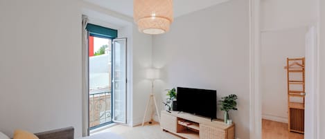 2 habitaciones, tabla de planchar con plancha, internet y ropa de cama