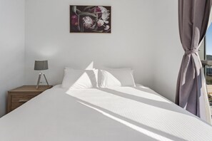 Apartment | 1 bedroom, iron/ironing board, bed sheets