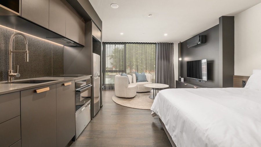 Braddon Studio With BBQ Area