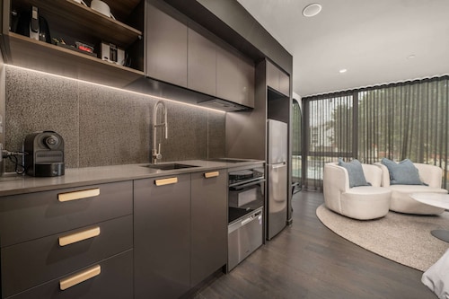 Braddon Studio With BBQ Area