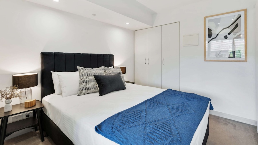 Beautifully Cosy St Kilda Apartment