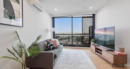 Contemporary 2-bed Haven With Swimming Pool