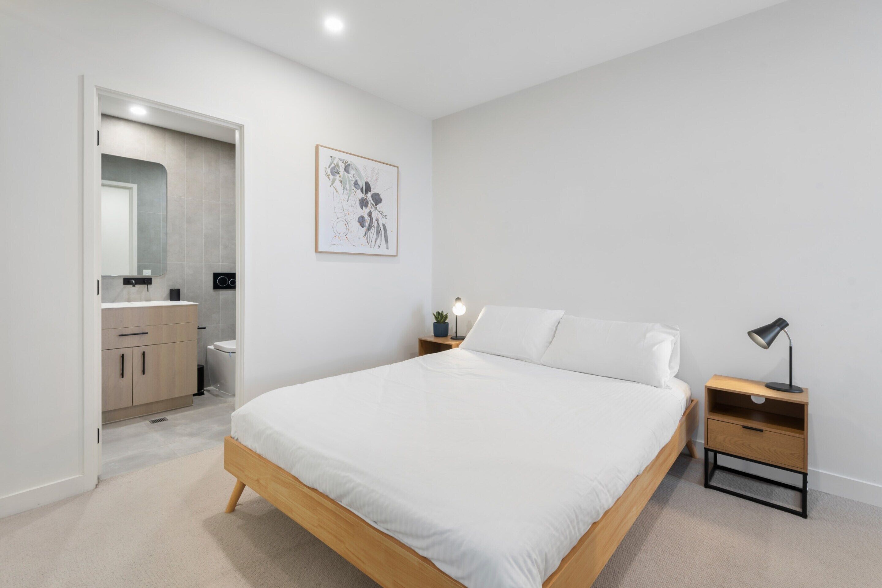 Apartment | 2 bedrooms, laptop workspace, iron/ironing board, bed sheets