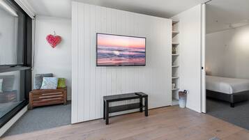 Apartment | 1 bedroom, iron/ironing board