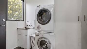 Apartment | Bahagian dalam