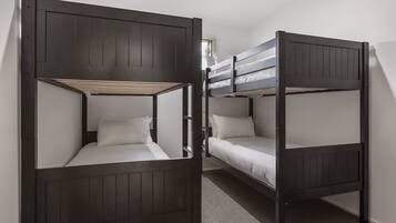 Apartment | 3 bedrooms, iron/ironing board, bed sheets