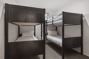 Apartment | 3 bedrooms, iron/ironing board, bed sheets