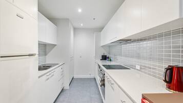 Apartment | Dapur peribadi | Alat memasak/pinggan mangkuk/perkakas dapur