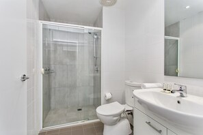 Apartment | Bathroom | Hair dryer, soap, shampoo