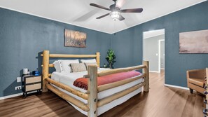 3 habitaciones, tabla de planchar con plancha, wifi y ropa de cama 