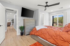 3 bedrooms, iron/ironing board, travel crib, free WiFi