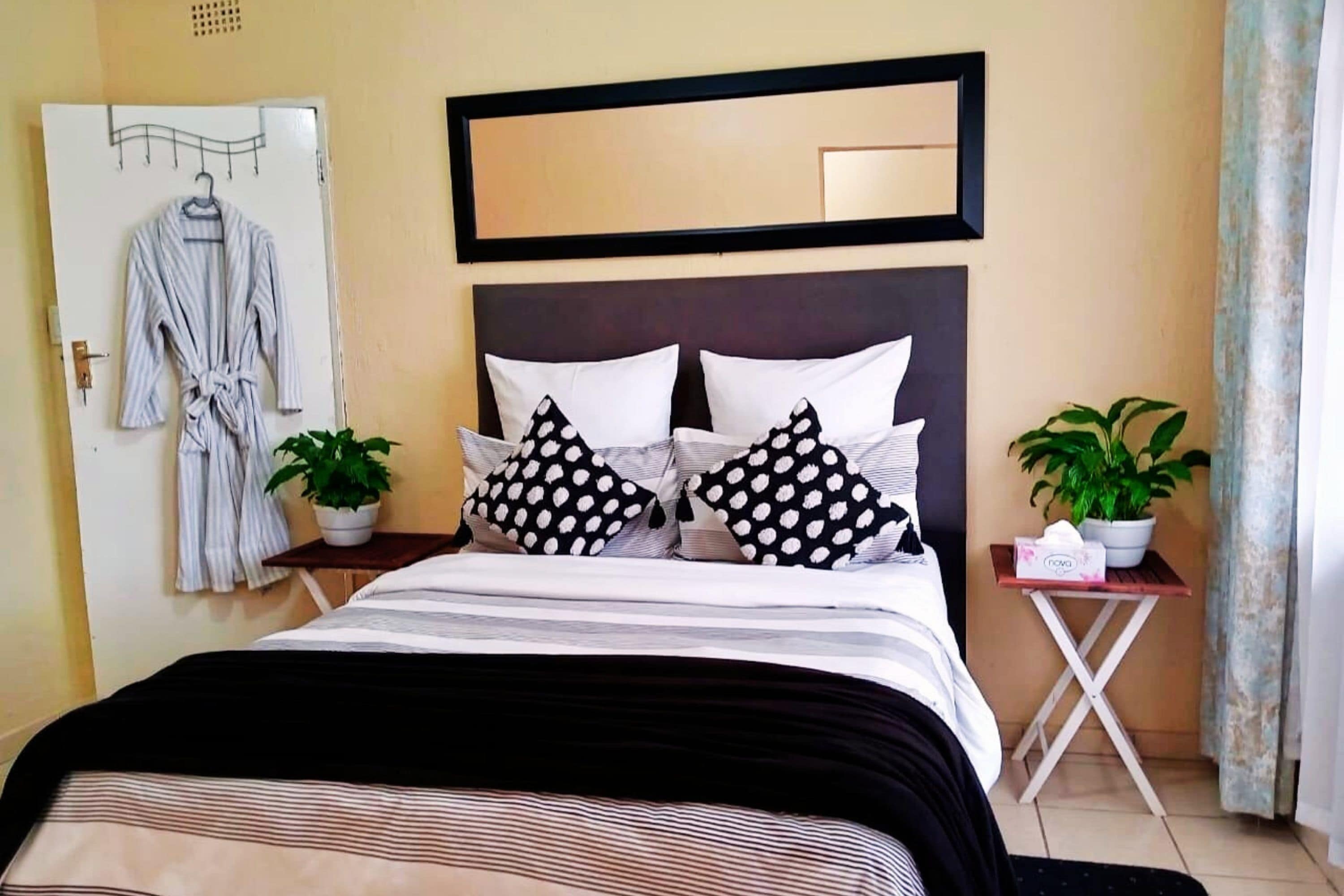 標準雙人房, 1 張標準雙人床, 非吸煙房, 清潔服務 | 獨特裝潢、布置獨特、熨斗/熨衣板、免費無線上網