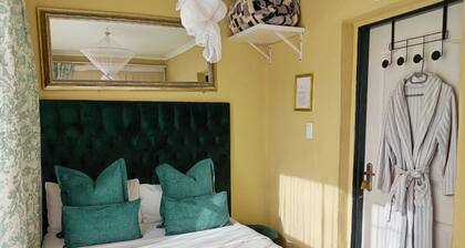 Budget Stays At Olivia Pines Guesthouse