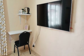 Individually decorated, individually furnished, iron/ironing board - Budget Stays At Olivia Pines Guesthouse  (Krugersdorp)