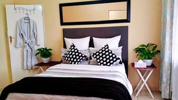 Standard Double Room, 1 Double Bed, Non Smoking, Housekeeping