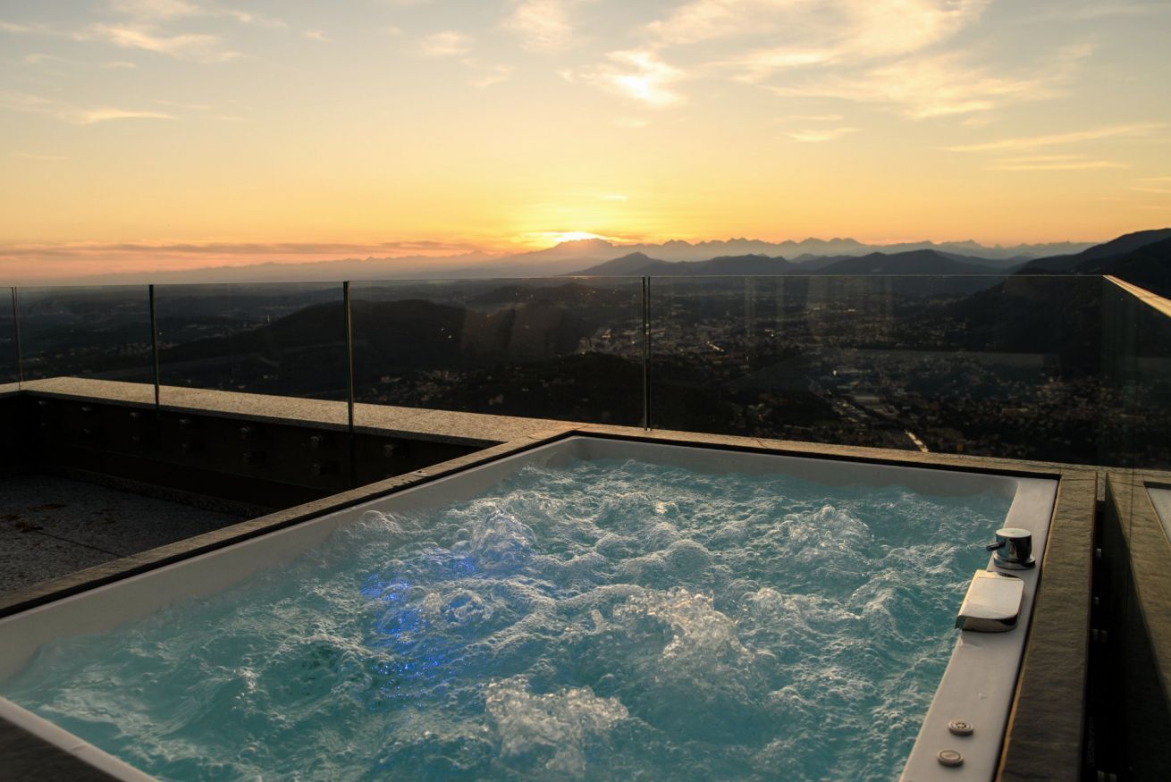 Bain à remous extérieur