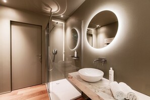 Douche, bidet